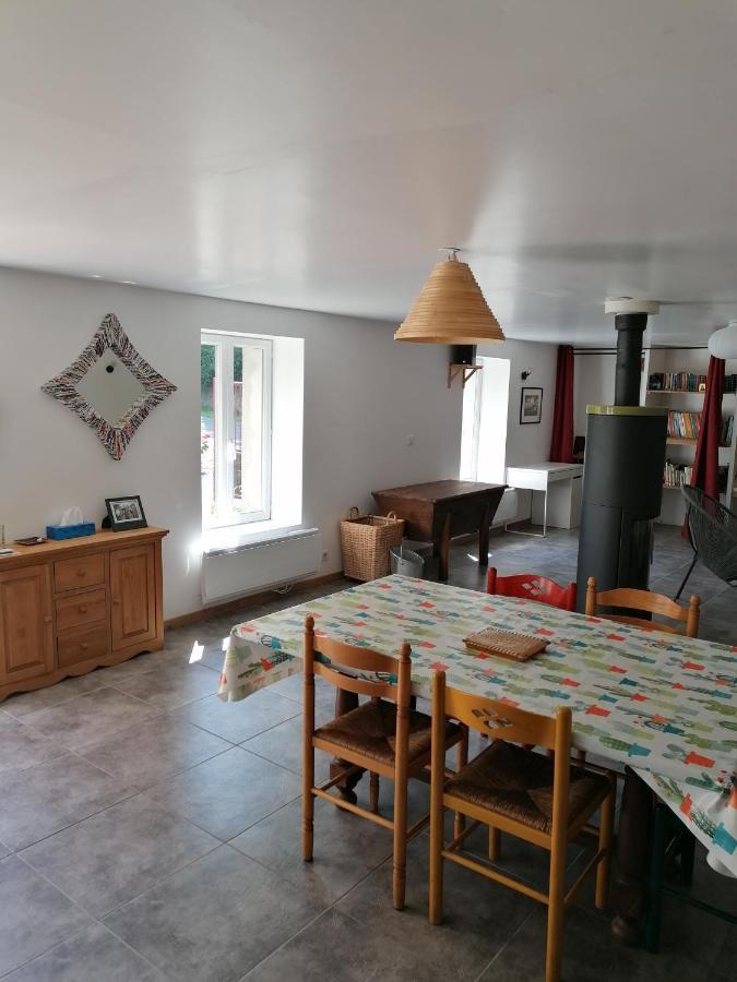 Maison Renovee En Pierres Sejour Spacieux Avec Jardin Et Terrasse Amenagee Pres Omaha Beach & Bayeux A 5Mn De La Mer Tous Commerces Commes Exteriör bild