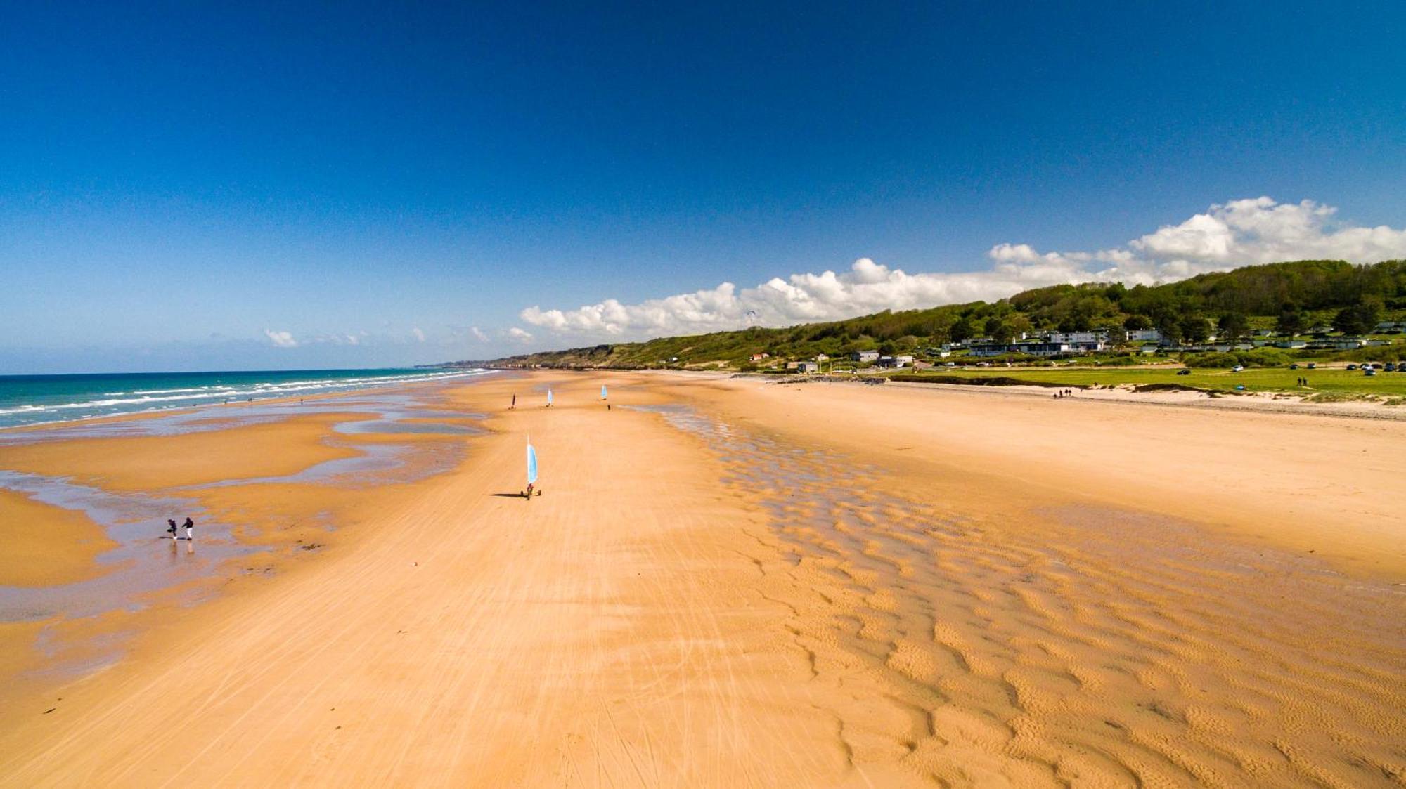 Maison Renovee En Pierres Sejour Spacieux Avec Jardin Et Terrasse Amenagee Pres Omaha Beach & Bayeux A 5Mn De La Mer Tous Commerces Commes Exteriör bild