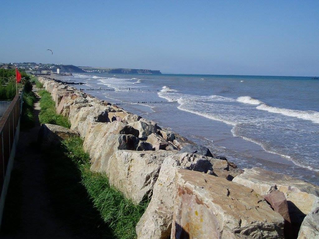 Maison Renovee En Pierres Sejour Spacieux Avec Jardin Et Terrasse Amenagee Pres Omaha Beach & Bayeux A 5Mn De La Mer Tous Commerces Commes Exteriör bild